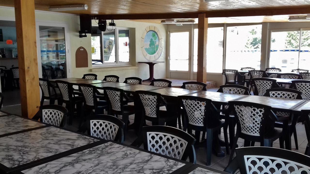 Отель Camping Le Dauphin Сен-Жорж-де-Дидон Экстерьер фото