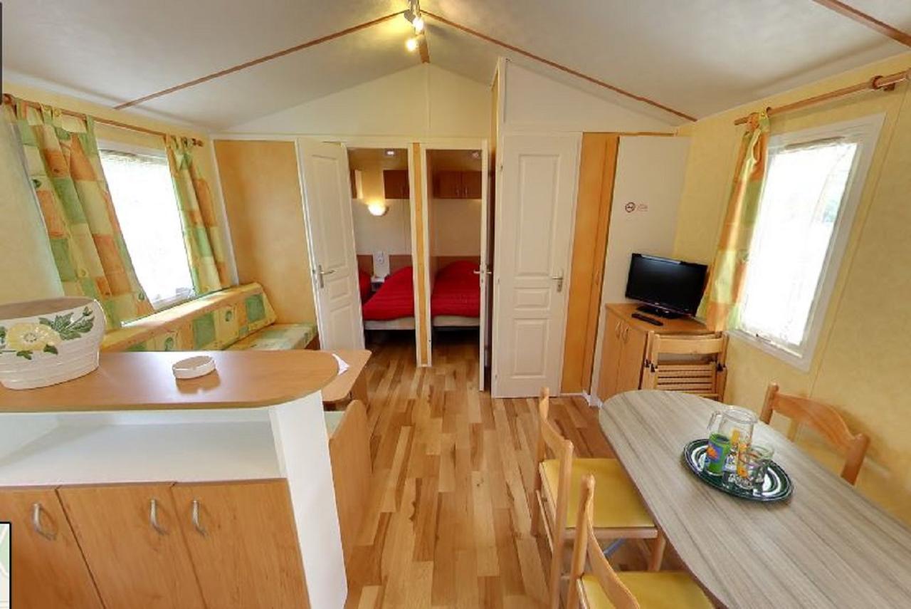 Отель Camping Le Dauphin Сен-Жорж-де-Дидон Экстерьер фото